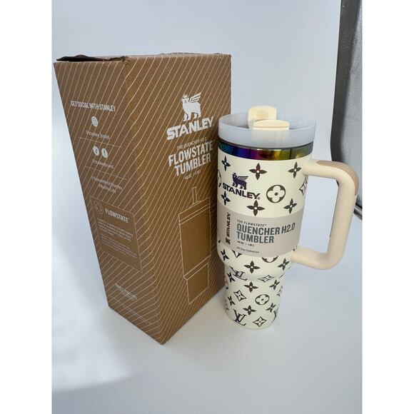 Stanley 40oz Quencher H2.0 FlowState Tumblers Designer-Inspired Collection cream - Picture 1 of 2